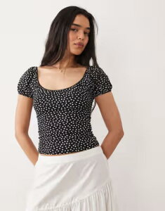 �~�X�Z���t�t���b�W ���f�B�[�X �g�b�v�X �V���c �t�����[�� �v�����g �t�����[ Misselfridge milkmaid top in dark base floral print Ditsy print