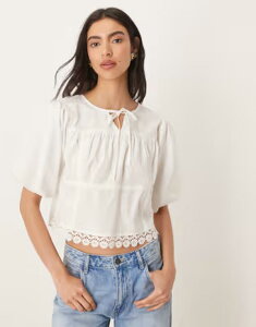 �E�F���Y�f�[�K�[�� ���f�B�[�X �g�b�v�X �V���c ���[�X Wednesday's Girl short sleeve lace detailed top WHITE �z���C�g