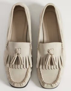 �G�C�\�X �����Y �V���[�Y �X���b�|���E���[�t�@�[ �M���U�[ �t�����W ASOS DESIGN penny loafers with fringe trim and ruched aprons in stone �X�g�[��