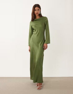 �e�B�G�t�G�k�V�[ ���f�B�[�X �g�b�v�X �����s�[�X �T�e�� �}�L�V TFNC satin flared long sleeve maxi dress in olive �I���[�u