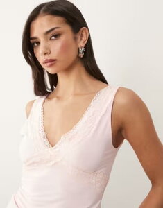 �t�@�b�V�����L�� ���f�B�[�X �g�b�v�X �V���c V�l�b�N ���[�X�g���� ���[�X Fashionkilla exclusive double sculpted slinky lace trim v neck tank top in baby pink �s���N