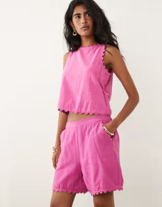 ���B�� ���f�B�[�X �{�g���X �n�[�t�p���c�E�V���[�c �V���[�g�p���c �R�b�g�� VILA cotton scallop trim shorts in bright pink - part of a set Fiji flower �s���N