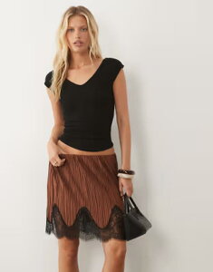 �G�C�\�X ���f�B�[�X �{�g���X�J�[�g ���[�X�g���� �~�j ���[�X ASOS DESIGN mix & match plisse mini skirt with black lace trim Brown �u���E��