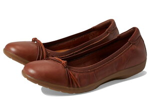 N[NX fB[X V[Y T_ Clarks Meadow Rae Tan Leather ^