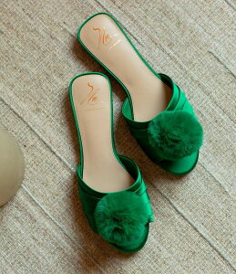 AgjI [j fB[X V[Y pvX T_ Te Antonio Melani x The Nat Note Olga Satin Pom Detail Slide Sandals Amazon