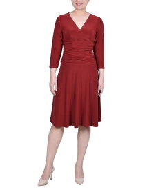 【送料無料】 ニューヨークコレクション レディース ワンピース トップス Petite 3/4 Sleeve Rouched-Waist Dress Burgundy