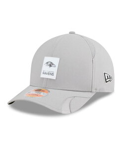 �j���[�G�� �����Y �A�N�Z�T���[ �X�q New Era Men's Gray Baltimore Ravens 2025 Sideline M-crown 9FORTY Adjustable Hat Gray �O���[