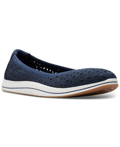 �N���[�N�X ���f�B�[�X �V���[�Y �p���v�X Clarks Women's Cloudsteppers Breeze Roam Perfed Flats Navy �l�C�r�[