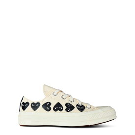 【送料無料】 コム・デ・ギャルソン レディース スニーカー シューズ Multi Hearts-Print Low-Top Sneakers Beige