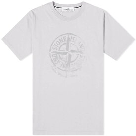 【送料無料】 ストーンアイランド メンズ Tシャツ トップス Stone Island Reflective One Badge Print T-Shirt Dust