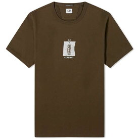 【送料無料】 シーピーカンパニー メンズ Tシャツ トップス C.P. Company 30/2 Mercerized Jersey Twisted Graphic T-Shirt Ivy Green