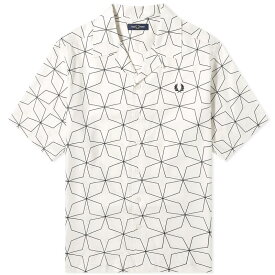 【送料無料】 フレッドペリー メンズ シャツ トップス Fred Perry Geometric Short Sleeve Vacation Shirt Ecru