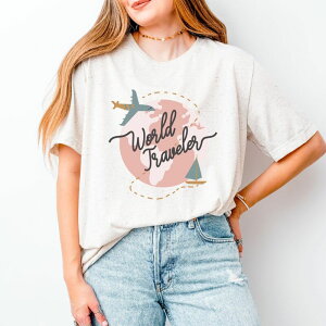 Simply Sage Market ���f�B�[�X �g�b�v�X T�V���c �O���t�B�b�N Simply Sage Market World Traveler - Women'short Sleeve Graphic T-Shirt Oatmeal �I�[�g�~�[��