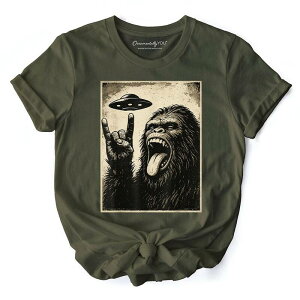 �I�[�i�����^���[ ���[ ���f�B�[�X �g�b�v�X T�V���c OrnamentallyYou Bigfoot UFO Funny T-Shirt Rock and Roll Sasquatch Meme Tee Military Green �O���[��