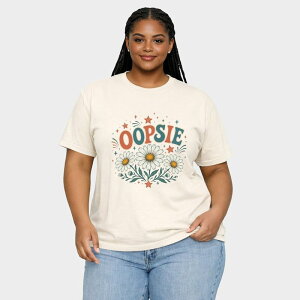 Simply Sage Market ���f�B�[�X �g�b�v�X T�V���c �v���X�T�C�Y �O���t�B�b�N Simply Sage Market Oopsie Daisy Stars - Women's Plusized Garment Dyed Graphic T-Shirt Ivory �A�C�{���[
