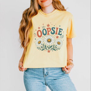 Simply Sage Market ���f�B�[�X �g�b�v�X T�V���c �O���t�B�b�N Simply Sage Market Oopsie Daisy Stars - Women's Boxy Crop Top Graphic T-Shirt Butter