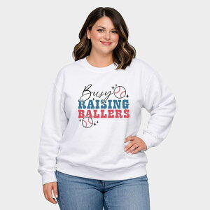 Simply Sage Market ���f�B�[�X �g�b�v�X T�V���c �v���X�T�C�Y �X�E�F�b�g �O���t�B�b�N Simply Sage Market Busy Raising Ballers Baseball Colorful - Women's Plusized Graphic Sweatshirt White �z���C�g