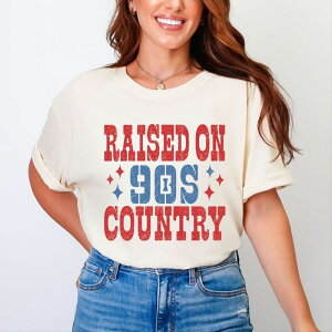 Simply Sage Market ���f�B�[�X �g�b�v�X T�V���c �O���t�B�b�N Simply Sage Market Raised On 90s Country Stars - Women's Garment Dyed Graphic T-Shirt Ivory �A�C�{���[