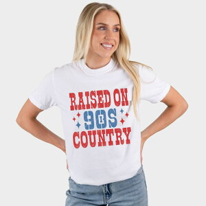 Simply Sage Market ���f�B�[�X �g�b�v�X T�V���c �O���t�B�b�N Simply Sage Market Raised On 90s Country Stars - Women's Garment Dyed Graphic T-Shirt White �z���C�g