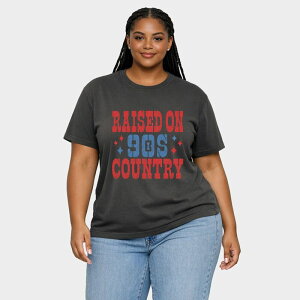 Simply Sage Market ���f�B�[�X �g�b�v�X T�V���c �v���X�T�C�Y �O���t�B�b�N Simply Sage Market Raised On 90s Country Stars - Women's Plusized Garment Dyed Graphic T-Shirt Pepper