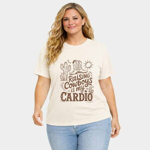 Simply Sage Market ���f�B�[�X �g�b�v�X T�V���c �v���X�T�C�Y �O���t�B�b�N Simply Sage Market Raising Cowboys Is My Cardio - Women's Plusized Garment Dyed Graphic T-Shirt Ivory �A�C�{���[