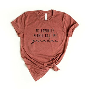 Simply Sage Market ���f�B�[�X �g�b�v�X T�V���c Simply Sage Market My Favorite People Call Me Grandma Short Sleeve Tee Rust ���X�g