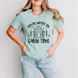 Simply Sage Market ���f�B�[�X �g�b�v�X T�V���c Simply Sage Market We're On Cabin Time Short Sleeve Tee Seafoam �Z�[�W