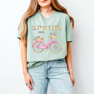 Simply Sage Market ���f�B�[�X �g�b�v�X T�V���c Simply Sage Market Spring Vibes Bicycle Short Sleeve Tee Sage �Z�[�W