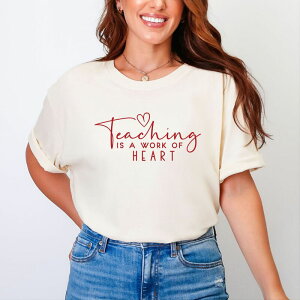 Simply Sage Market ���f�B�[�X �g�b�v�X T�V���c Simply Sage Marketeaching Is A Work Of Heart Garment Dyed Tee Ivory �A�C�{���[