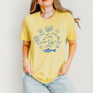 Simply Sage Market ���f�B�[�X �g�b�v�X T�V���c Simply Sage Market Sea La Vie Collage Short Sleeve Tee Yellow �C�G���[