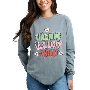 Simply Sage Market ���f�B�[�X �g�b�v�X T�V���c Simply Sage Marketeaching is a Work of Heart Words Garment Dyed Long Sleeve Grey �O���[