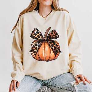 Simply Sage Market ���f�B�[�X �g�b�v�X T�V���c �X�E�F�b�g Simply Sage Market Coquette Fall Pumpkin Lightweight Garment Dyed Sweatshirt Ivory �A�C�{���[