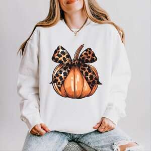 Simply Sage Market ���f�B�[�X �g�b�v�X T�V���c �X�E�F�b�g Simply Sage Market Coquette Fall Pumpkin Lightweight Garment Dyed Sweatshirt White �z���C�g