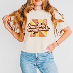 Simply Sage Market ���f�B�[�X �g�b�v�X T�V���c Simply Sage Market Retro Sunshine On My Mind Boxy Crop Top Ivory �A�C�{���[