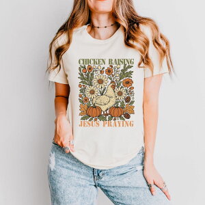 Simply Sage Market ���f�B�[�X �g�b�v�X T�V���c �O���t�B�b�N Simply Sage Market Chicken Raising Jesus Praying - Women'short Sleeve Graphic T-Shirt Cream �N���[��
