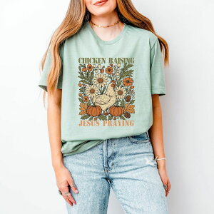 Simply Sage Market ���f�B�[�X �g�b�v�X T�V���c �O���t�B�b�N Simply Sage Market Chicken Raising Jesus Praying - Women'short Sleeve Graphic T-Shirt Sage �Z�[�W