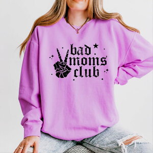 Simply Sage Market ���f�B�[�X �g�b�v�X T�V���c �X�E�F�b�g Simply Sage Market Bad Moms Club Skeleton - Women's Lightweight Garment Dyed Sweatshirt Neon Violet �o�C�I���b�g