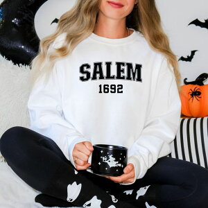 Simply Sage Market ���f�B�[�X �g�b�v�X T�V���c �X�E�F�b�g Simply Sage Market Varsity Salem 1692 Sweatshirt White �z���C�g