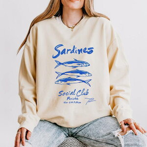 Simply Sage Market ���f�B�[�X �g�b�v�X T�V���c �X�E�F�b�g Simply Sage Market Sardinesocial Club - Women's Lightweight Garment Dyed Sweatshirt Ivory �A�C�{���[