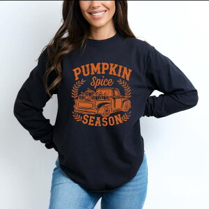 Simply Sage Market ���f�B�[�X �g�b�v�X T�V���c �O���t�B�b�N Simply Sage Market Pumpkin Spice Season Truck Distressed - Women's Garment Dyed Long Sleeve Graphic T-Shirt Black �u���b�N
