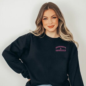 Simply Sage Market ���f�B�[�X �g�b�v�X T�V���c �X�E�F�b�g �h�J �O���t�B�b�N Simply Sage Market Embroidered Expensive & Difficult - Women's Graphic Sweatshirt Midnight
