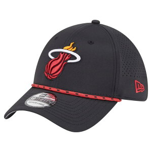 �j���[�G�� �����Y �A�N�Z�T���[ �X�q Men's New Era Black Miami Heat Featherweight Poly Rope Flex 39Thirty Hat Hea Black �u���b�N