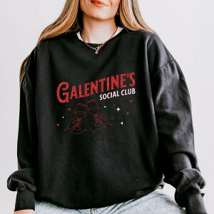 Simply Sage Market ���f�B�[�X �g�b�v�X T�V���c �X�E�F�b�g Simply Sage Market Galentine'social Club Glitter - Women's Lightweight Garment Dyed Sweatshirt Black �u���b�N