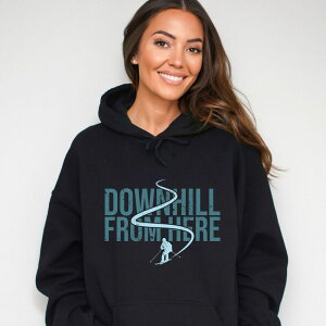 Simply Sage Market ���f�B�[�X �g�b�v�X T�V���c �_�E�� �p�[�J�[ �O���t�B�b�N Simply Sage Market Downhill From Here Skiing - Women's Graphic Hoodie Midnight