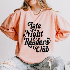 Simply Sage Market ���f�B�[�X �g�b�v�X T�V���c �X�E�F�b�g Simply Sage Market Late Night Readers Club Distressed - Women's Lightweight Garment Dyed Sweatshirt Peachy