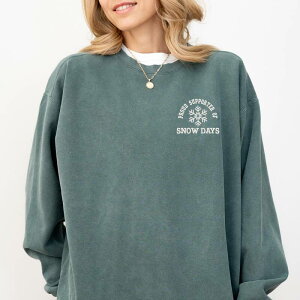 Simply Sage Market ���f�B�[�X �g�b�v�X T�V���c �X�E�F�b�g �h�J �O���t�B�b�N Simply Sage Market Embroidered Proud Supporter Snow Days - Women's Garment Dyed Graphic Sweatshirt Blue Spruce �u���[