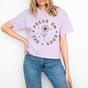 Simply Sage Market ���f�B�[�X �g�b�v�X T�V���c �O���t�B�b�N Simply Sage Market Focus On The Goodaisy - Women's Boxy Crop Top Graphic T-Shirt Orchid