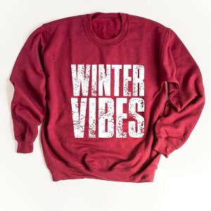 Simply Sage Market ���f�B�[�X �g�b�v�X T�V���c �X�E�F�b�g �O���t�B�b�N Simply Sage Market Winter Vibes Block Distressed - Women's Graphic Sweatshirt Cardinal