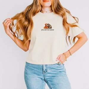 Simply Sage Market ���f�B�[�X �g�b�v�X T�V���c �����N �O���t�B�b�N Simply Sage Market You Are Not Alone Punch the Monkey - Women's Boxy Crop Top Graphic T-Shirt Ivory �A�C�{���[