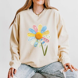 Simply Sage Market ���f�B�[�X �g�b�v�X T�V���c �p�b�`���[�N �X�E�F�b�g Simply Sage Market Daisy Faux Patchwork - Women's Lightweight Garment Dyed Sweatshirt Ivory �A�C�{���[